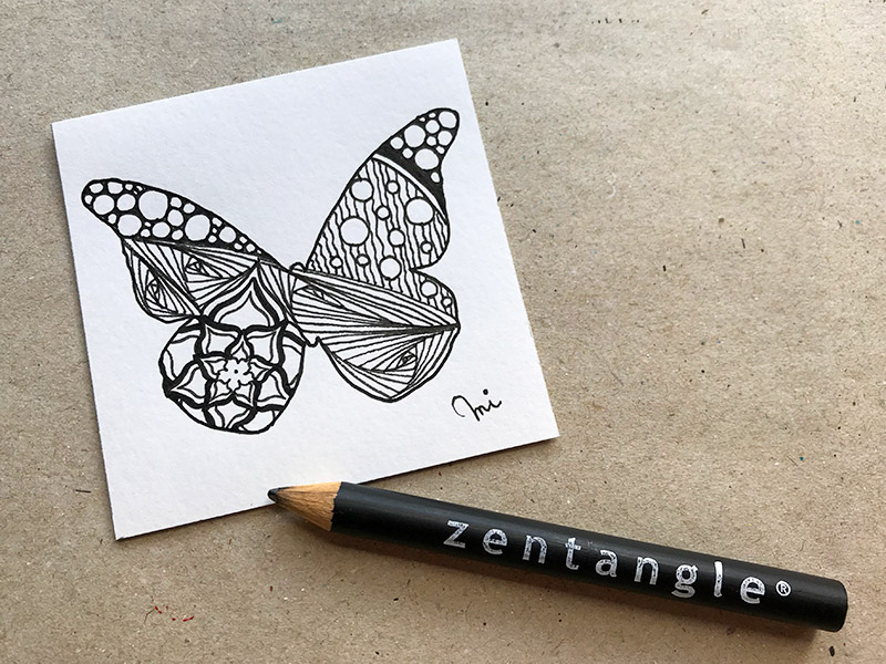 蝶々とゼンタングル（zentangle）